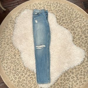 Joes Jeans super cute all year round denim! No stretch! Edgy and cute!